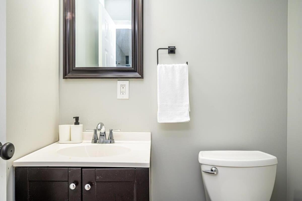 Holiday home New Entire Place Cozy Quiet 2b2b Townhouse Sp1261 *